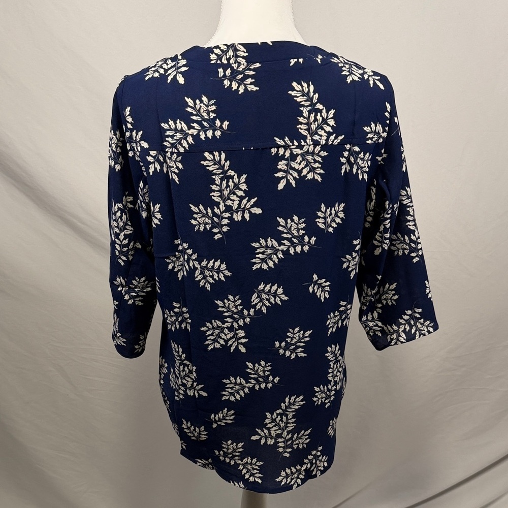 Navy Blue Floral Women's Top Size Medium - Picture 2 of 7